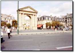 [Porte d'Aquitaine - Bordeaux.jpg]